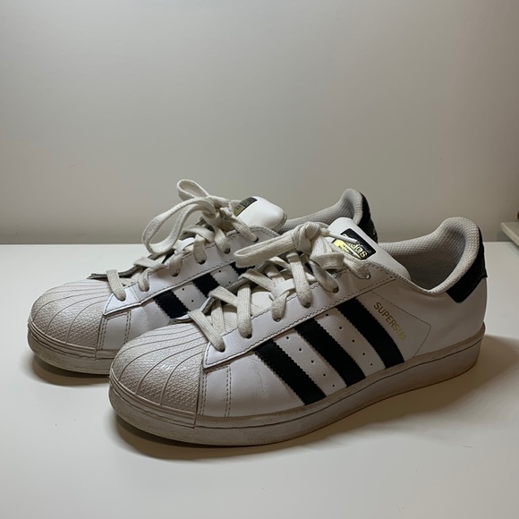 Adidas SuperStar Sneaker - Picture 2 of 5